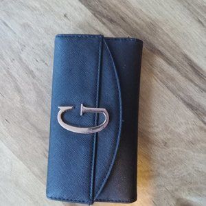Guess woman's wallet